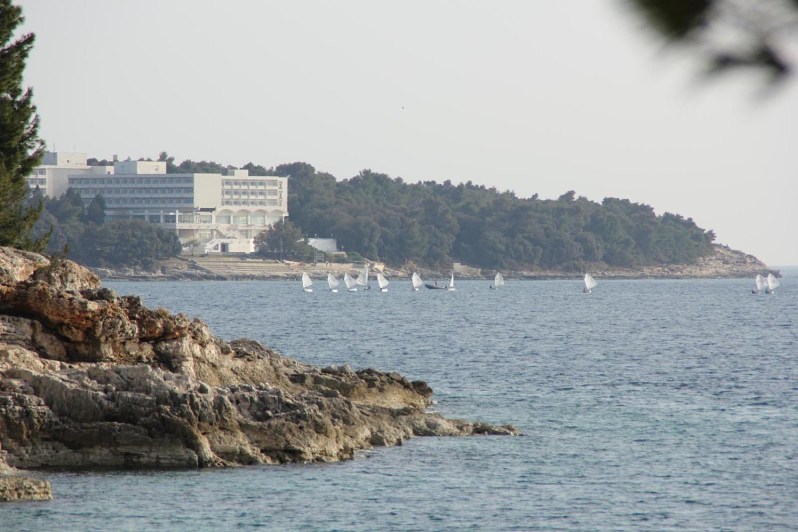 Hotel พูลา ภายนอก รูปภาพ