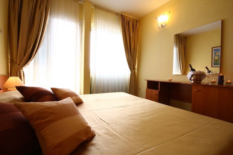 Hotel พูลา ภายนอก รูปภาพ