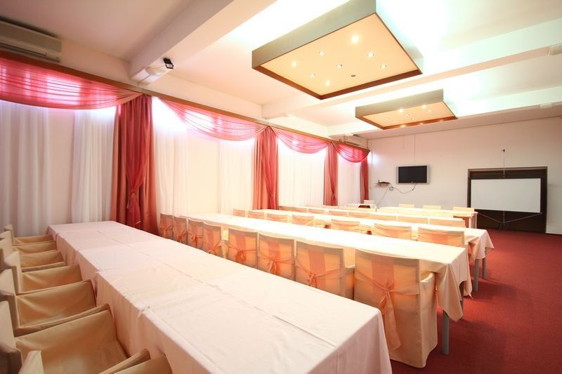 Hotel พูลา ภายนอก รูปภาพ