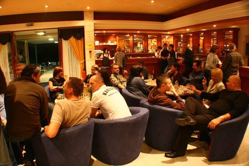 Hotel พูลา ภายนอก รูปภาพ